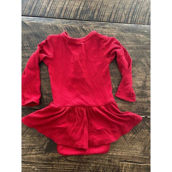 EUC long sleeve red twirl dress onesie by Posh Peanut size 3-6 months - Picture 6 of 6